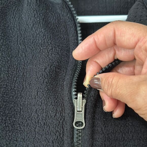 Patagonia Black Performance Jacket Versatile Athletic Design Size L - Picture 11 of 12